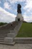 Sowjetisches-Ehrenmal-in-Berlin-Treptow-130828-DSC_0165.jpg